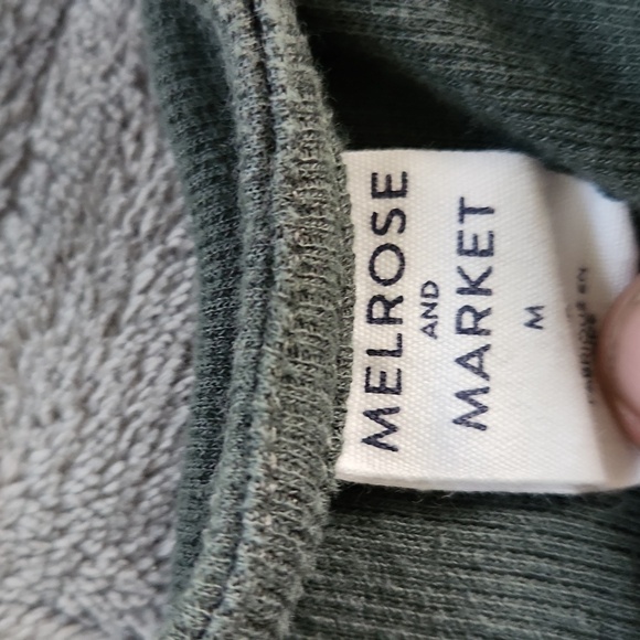 Melrose and Market Top - Picture 4 of 5